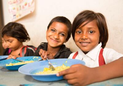 Warme Mahlzeiten für Kinder beugt Unterernährung vor