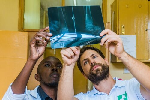 Medizinische Hilfe und Ausbildung in Nairobi