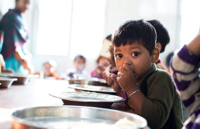 Essen für Kinder in Indien spenden