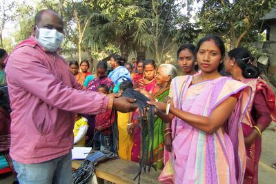 Maskenverteilung Bangladesch
