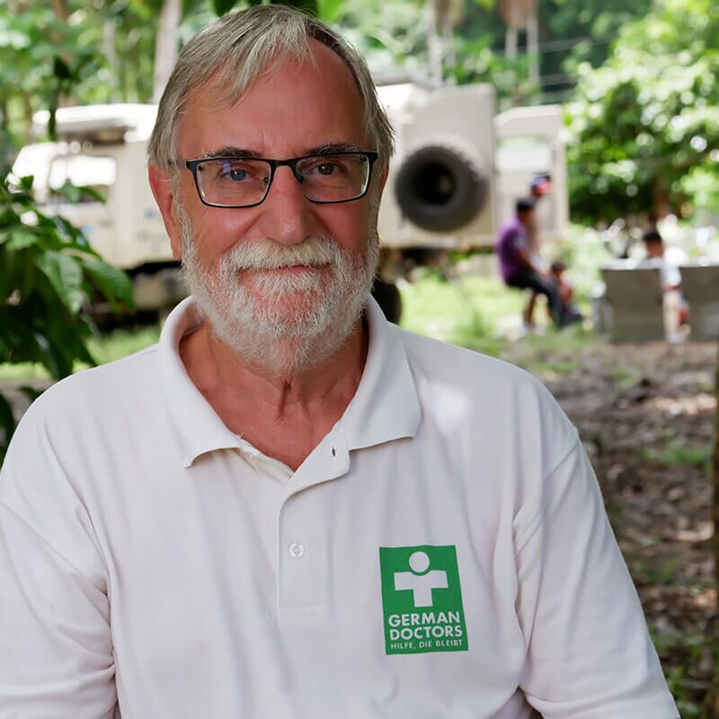 Langzeitarzt der German Doctors Gerhard Steinmaier auf Luzon