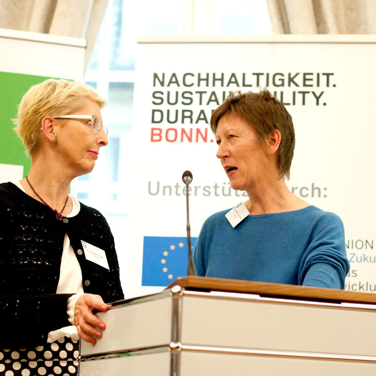 Mitgliedschaften und Auszeichnungen