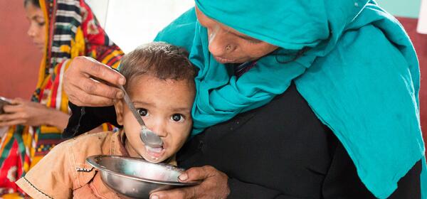 Regelmäßig Nahrung spenden