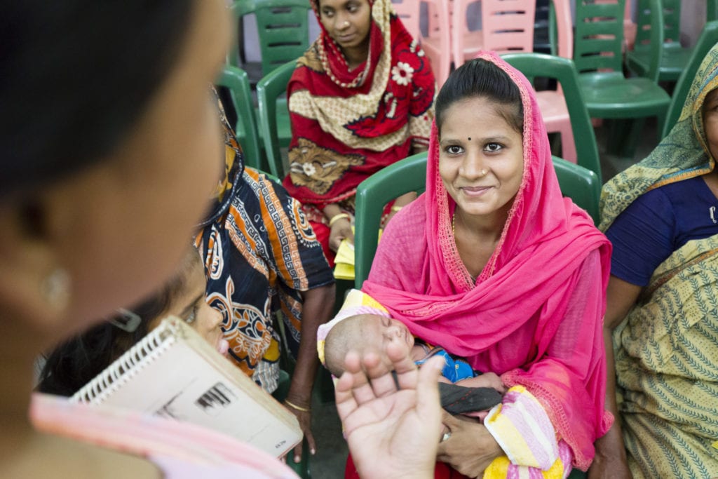 Junge Mutter in Chittagong