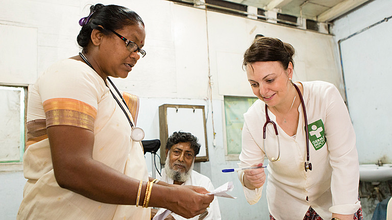 ZDF: 37 Grad - Urlaub im Slum | German Doctors e.V.